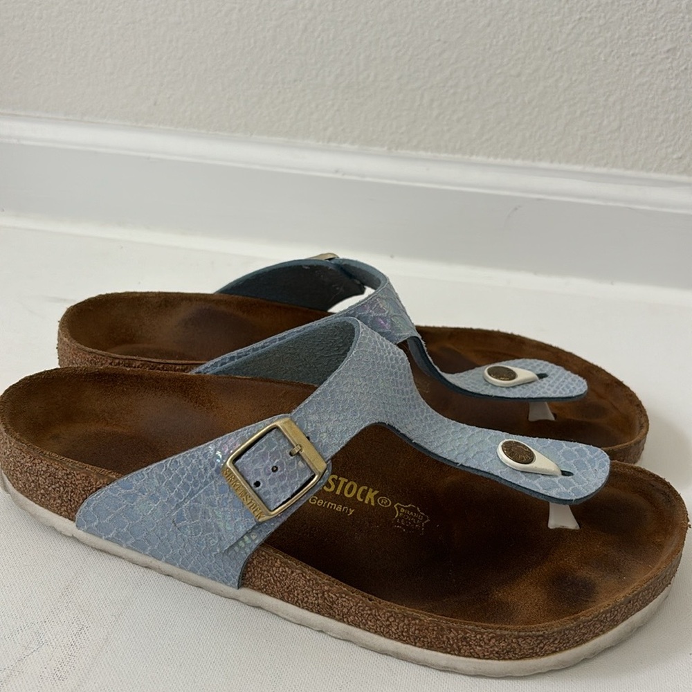 Birkenstock Light Blue Snake-Print Thong Sandals with White Accents - Picture 4 of 9